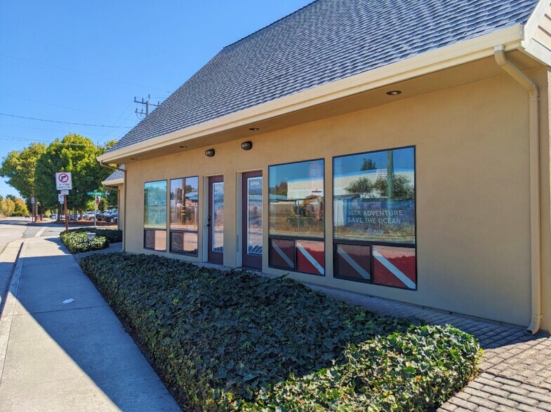 More Photos Of 6892-6898 Soquel Ave, Santa Cruz Freestanding For Lease