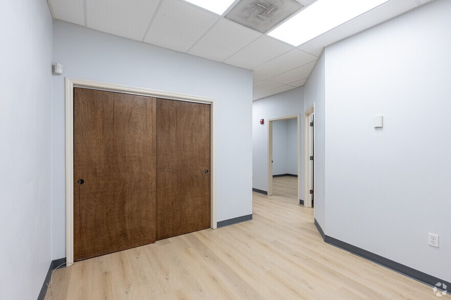 More Photos Of 4577 N Nob Hill Rd, Sunrise Office For Lease