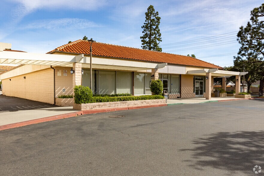 More Photos Of 475 E Avenida de los Arboles, Thousand Oaks Freestanding For Sale