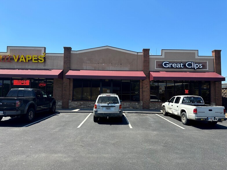 More Photos Of 3878-3990 Bremen Crossing, Bremen Unknown For Lease