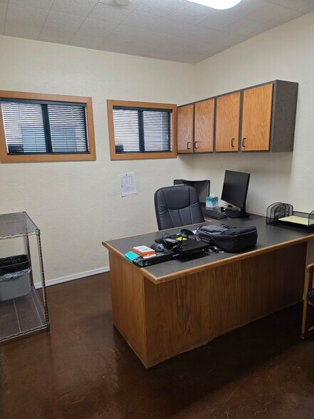 More Photos Of 3038 E Cactus Rd, Phoenix Office For Sale