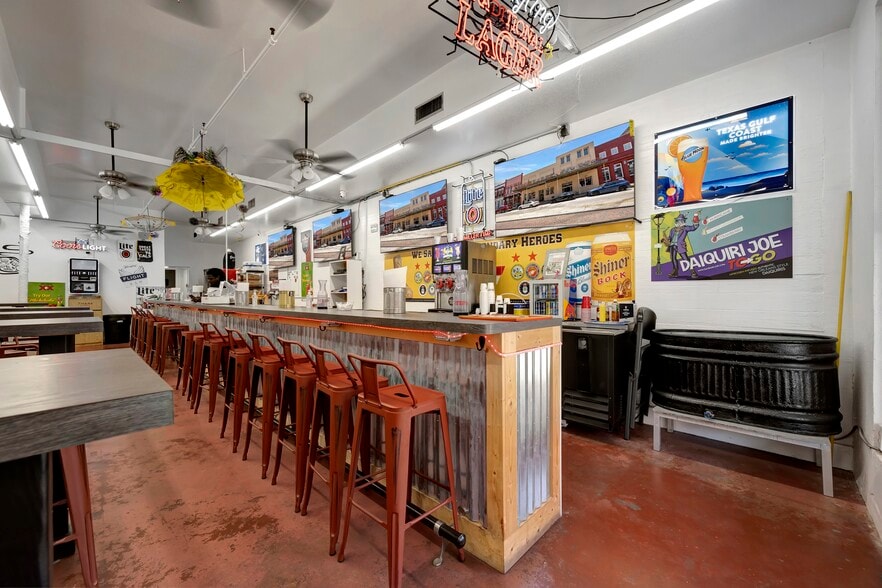 More Photos Of 2119 Strand St, Galveston Freestanding For Sale