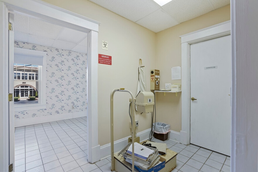 More Photos Of 611 Carthage St, Sanford Medical For Lease