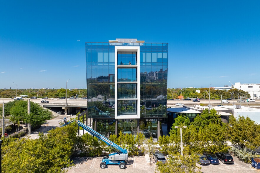 More Photos Of 78 NW 37th St, Miami Office For Lease