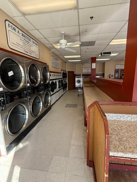 More Photos Of 9965 El Camino Real, Atascadero Storefront For Sale