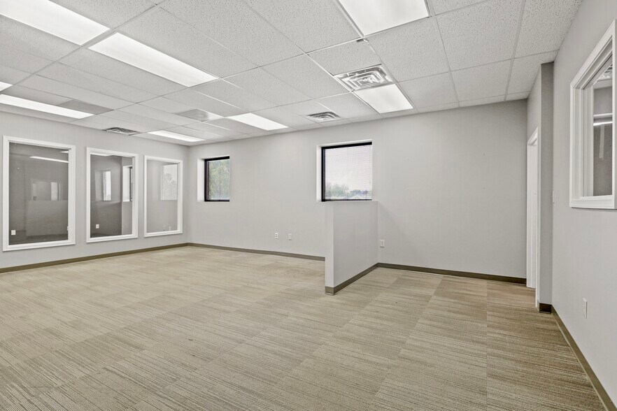 More Photos Of 511 Jermor Ln, Westminster Storefront Retail Office For Lease