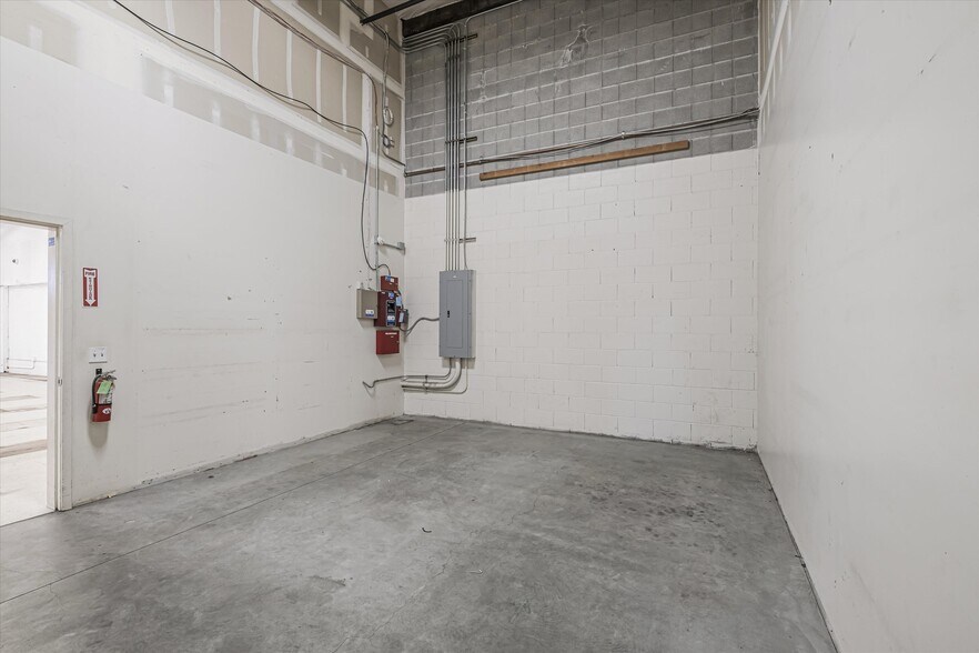 More Photos Of 3545 Soquel Dr, Soquel Auto Repair For Lease