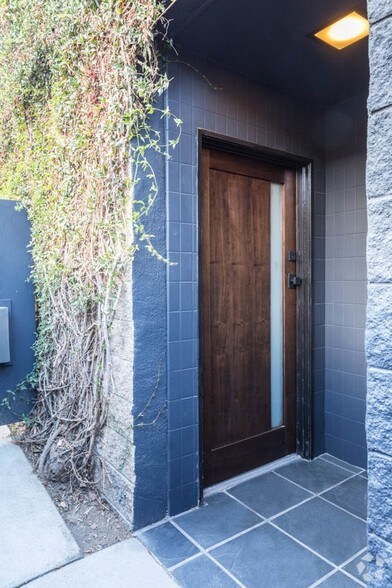 More Photos Of 3109-3117 W Temple St, Los Angeles Loft Creative Space For Lease