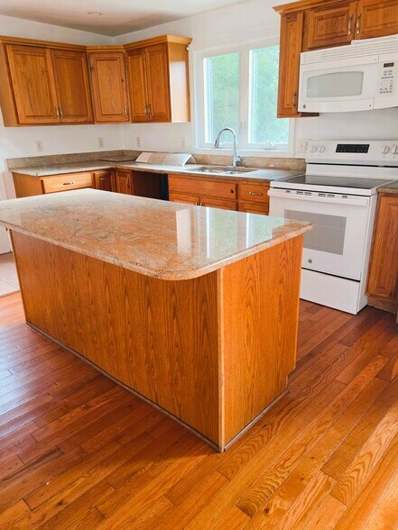 More Photos Of 476 S Burlington Rd, Bridgeton Sports And Entertainment For Sale
