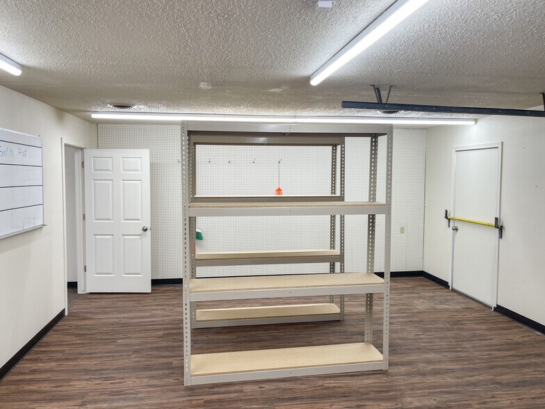 More Photos Of 710 S Oregon St, Ontario Office For Lease