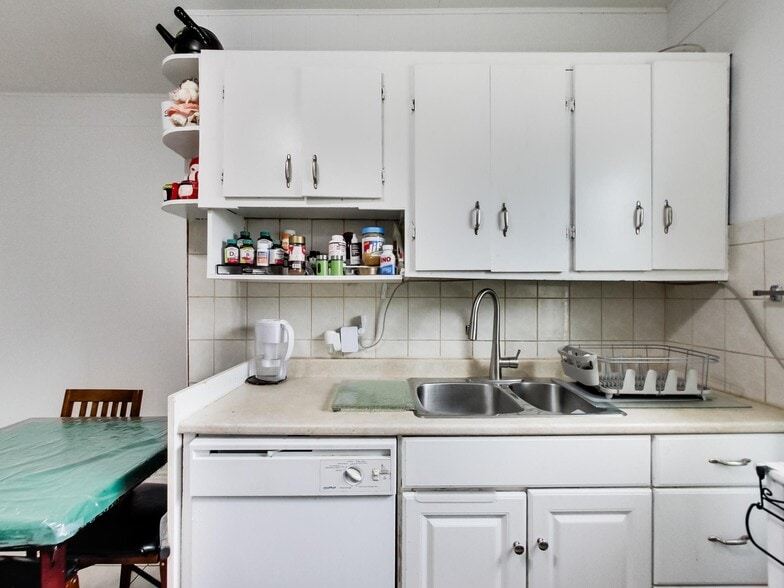 More Photos Of 44 Francis St, Hamilton Flex For Sale