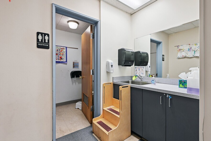 More Photos Of 3501 S Colorado Blvd, Cherry Hills Village Specialty For Lease