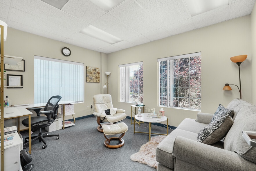 More Photos Of 9407 NE Vancouver Mall Dr, Vancouver Office Residential For Sale