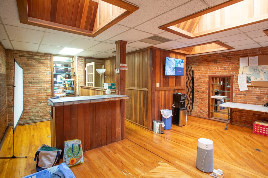 More Photos Of 310-312 1st St, Marysville Office Residential For Lease