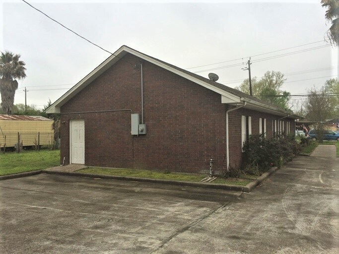 More Photos Of 607 Aldine Mail Route Rd, Houston Religious Facility For Sale