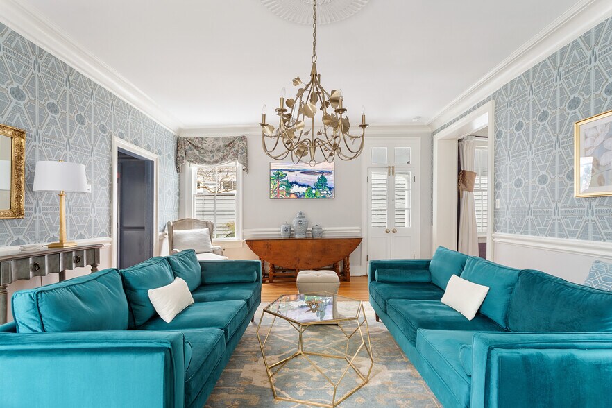 More Photos Of 184 Ashley Ave, Charleston Specialty For Sale