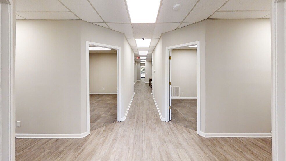 More Photos Of 2920 Edgewood Cir, Columbus Office For Lease