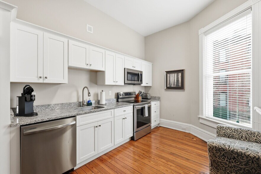 More Photos Of 18 W Franklin St, Richmond Apartments For Sale