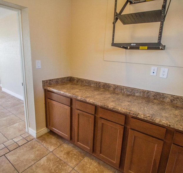 More Photos Of 2825 E 22nd St, Tucson Office Residential For Sale