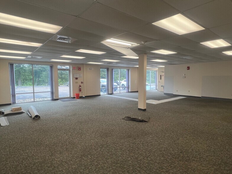 More Photos Of 55-57 Hatchetts Hill Rd, Old Lyme Office For Lease