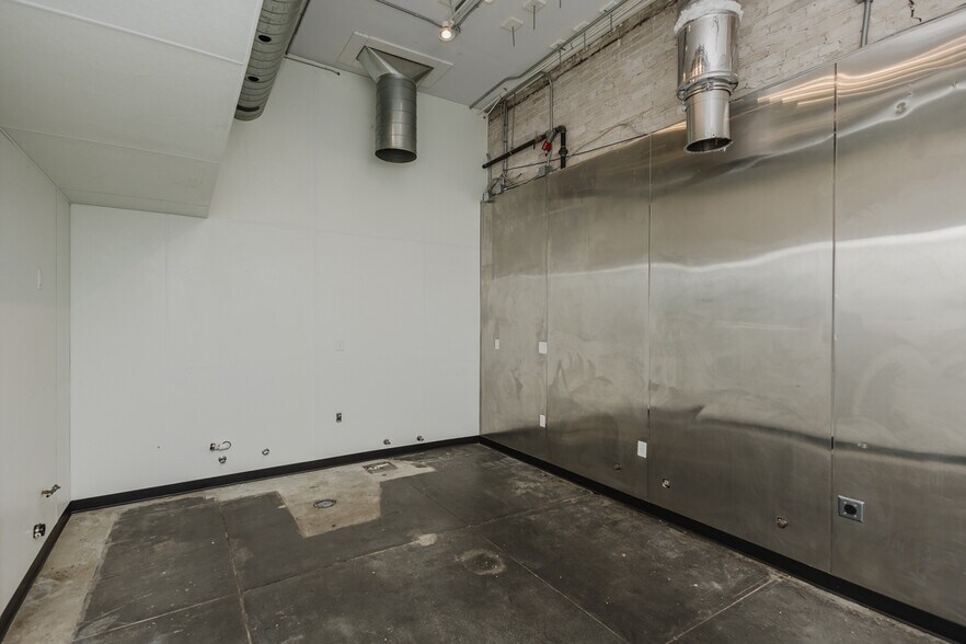 More Photos Of 1001 W Douglas Ave, Wichita Storefront For Sale