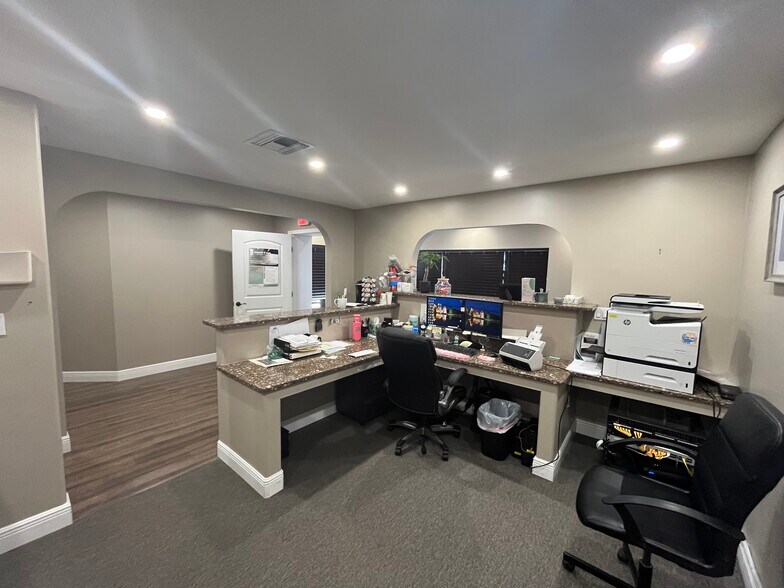 More Photos Of 4821 Central Ave, Saint Petersburg Office For Lease