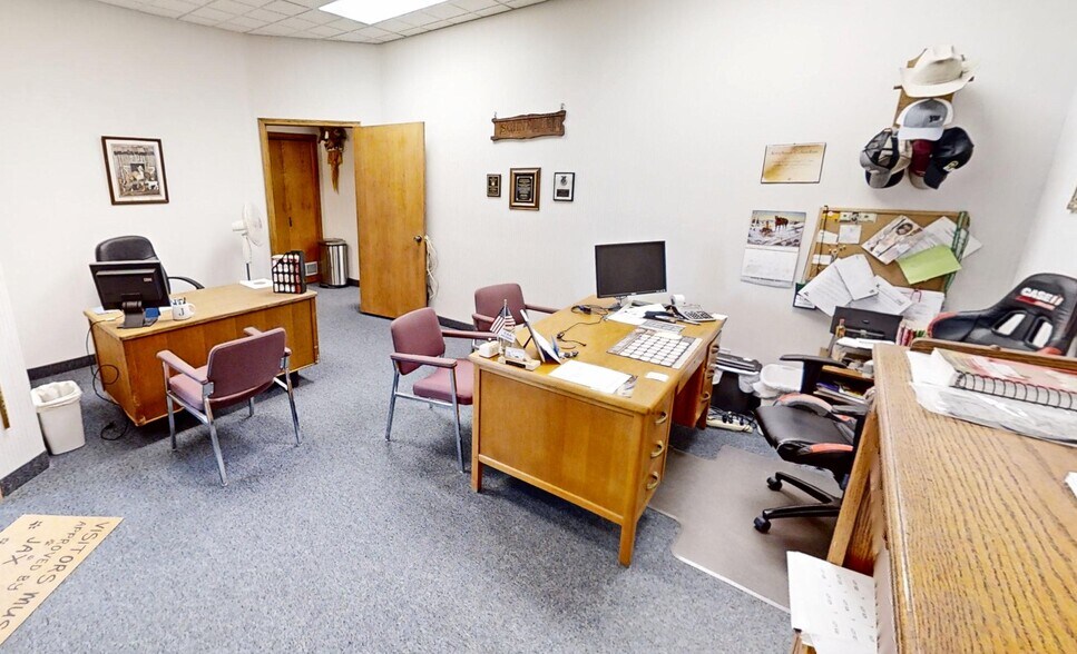 More Photos Of 103-105 E 27th St, Hays Office For Sale