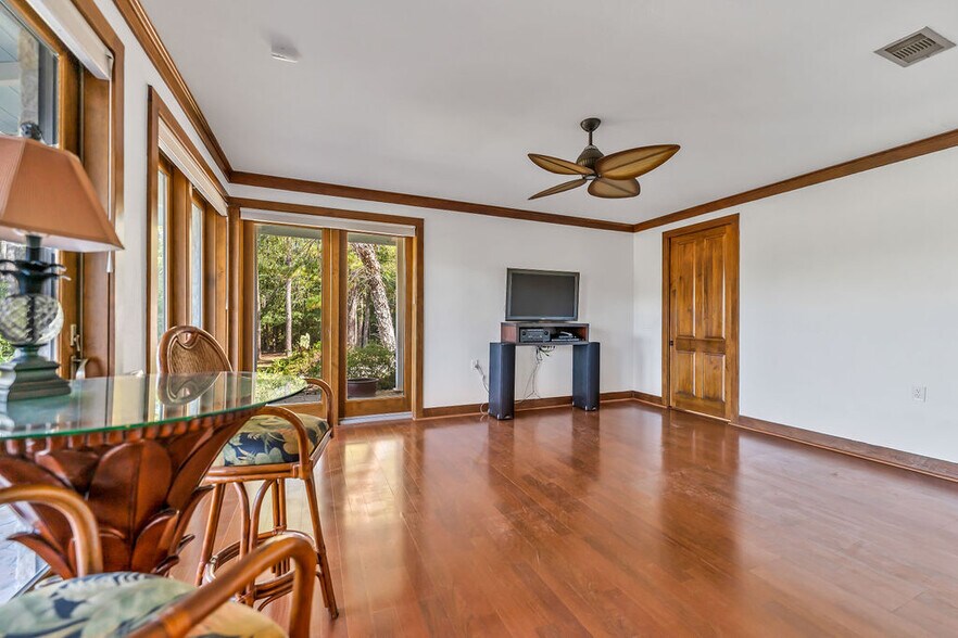 More Photos Of 43 Pool Rd, Richards Specialty For Sale