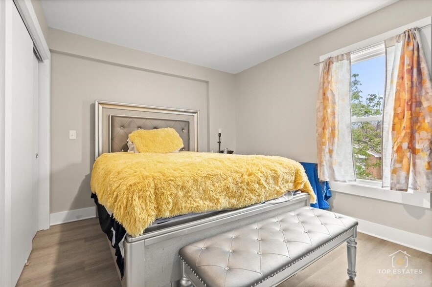 More Photos Of 1542 Victoria Ave, North Chicago Apartments For Sale