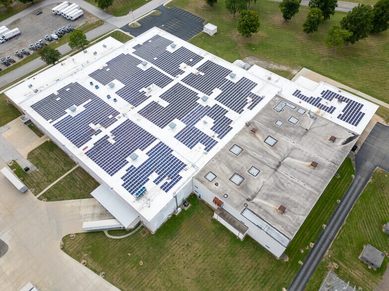 More Photos Of 6800 N Chestnut St, Ravenna Warehouse For Sale