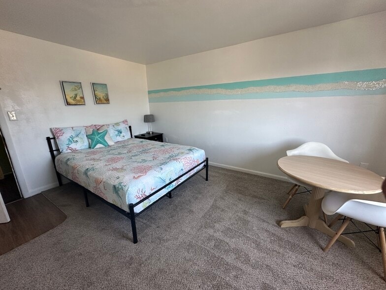 More Photos Of 754 SW Coast Hwy, Newport Hotel For Sale