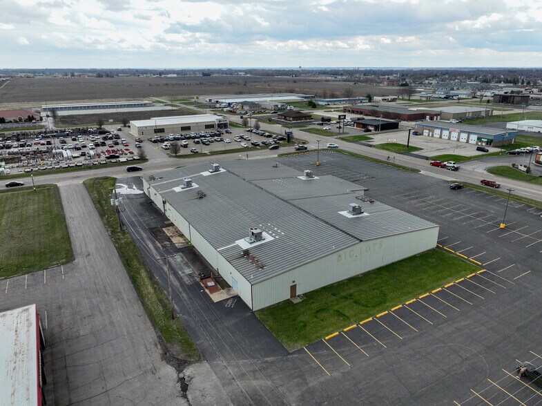 More Photos Of 1407 38th St, Peru Freestanding For Lease