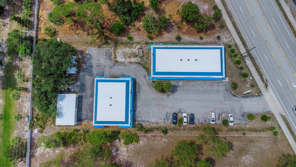 More Photos Of 655 N Indiana Ave, Englewood Medical For Sale