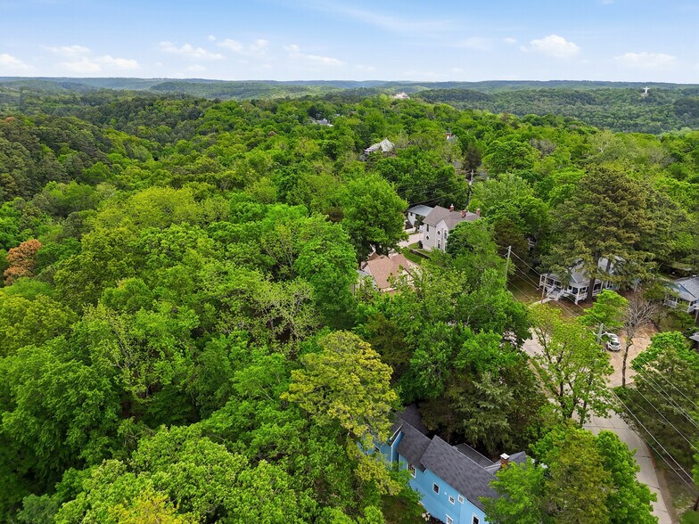More Photos Of 5 Ojo St, Eureka Springs Hospitality For Sale