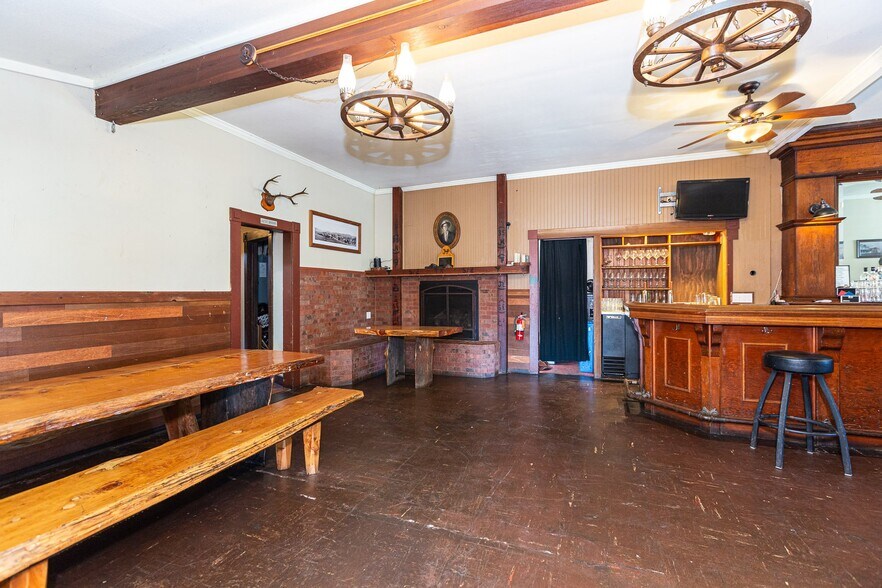 More Photos Of 26955 State Route 1, Tomales Storefront Retail Residential For Lease