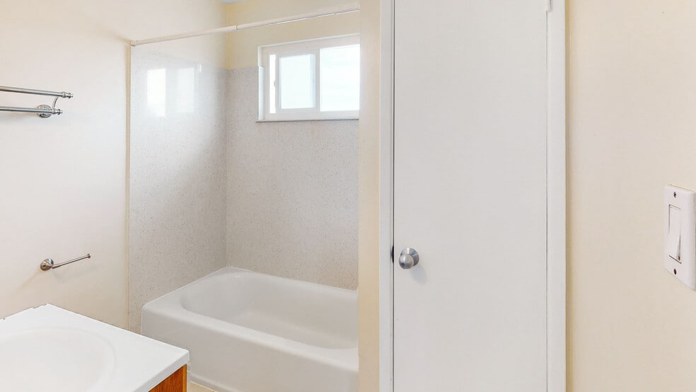 More Photos Of 98 Dutton Ave, San Leandro Apartments For Sale