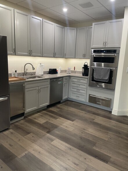 More Photos Of 6700 Keaton Corporate Pky, O'Fallon Office For Sale