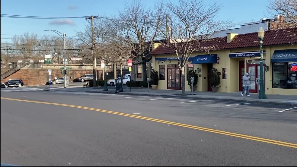 Primary Photo Of 435-441 Mamaroneck Ave, Mamaroneck General Retail For Lease