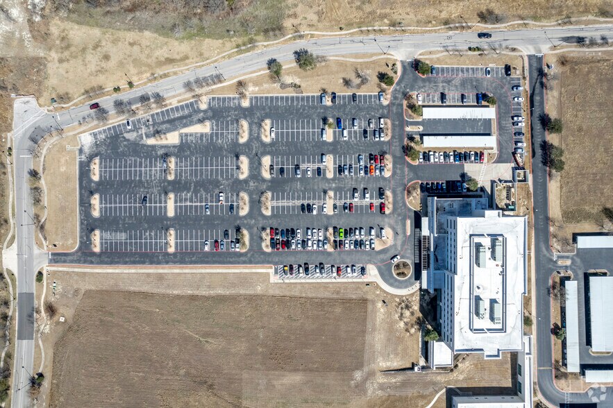 More Photos Of 1180 Seton Pky, Kyle Medical For Lease