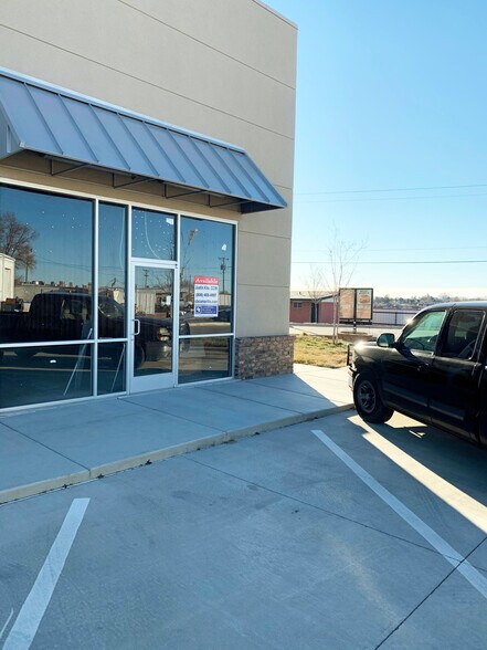 More Photos Of 1005 W 1st St, Hereford Fast Food For Lease