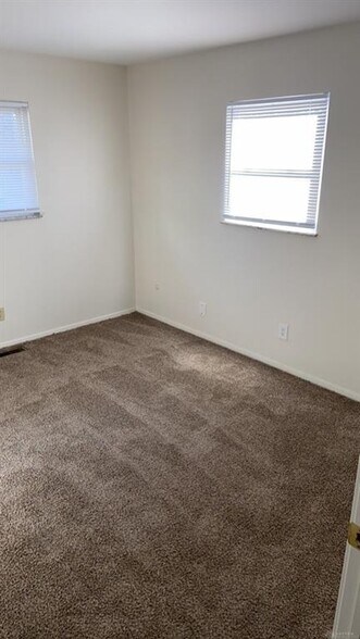 More Photos Of 3214 Illinois Ave, Middletown Apartments For Sale