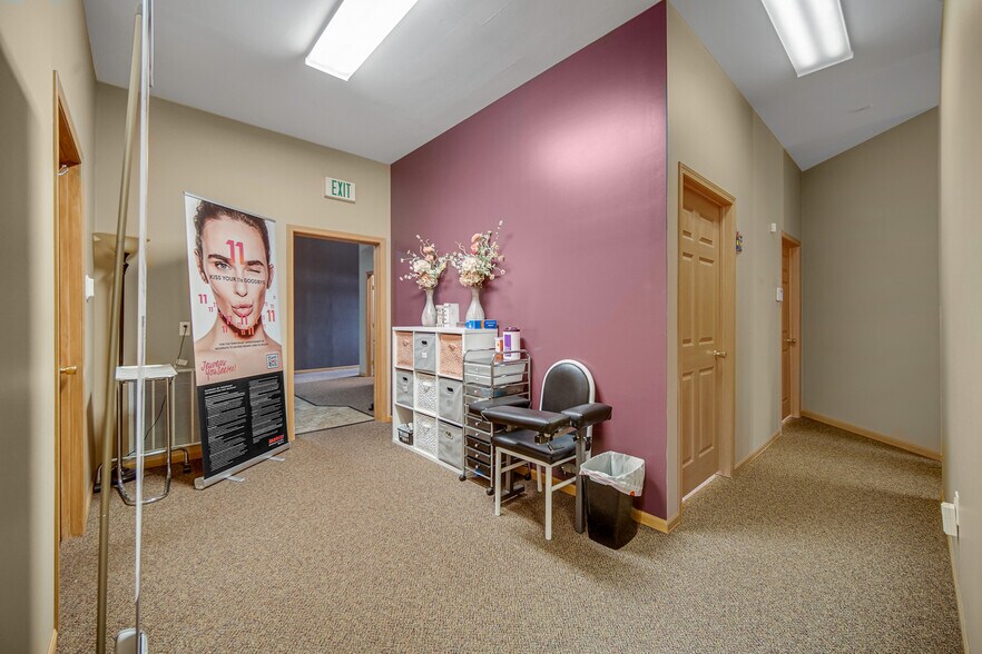 More Photos Of 165 E Robbins St, Wheatfield Medical For Sale