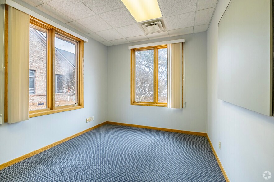 More Photos Of 2410 Woodlake Dr, Okemos Unknown For Lease