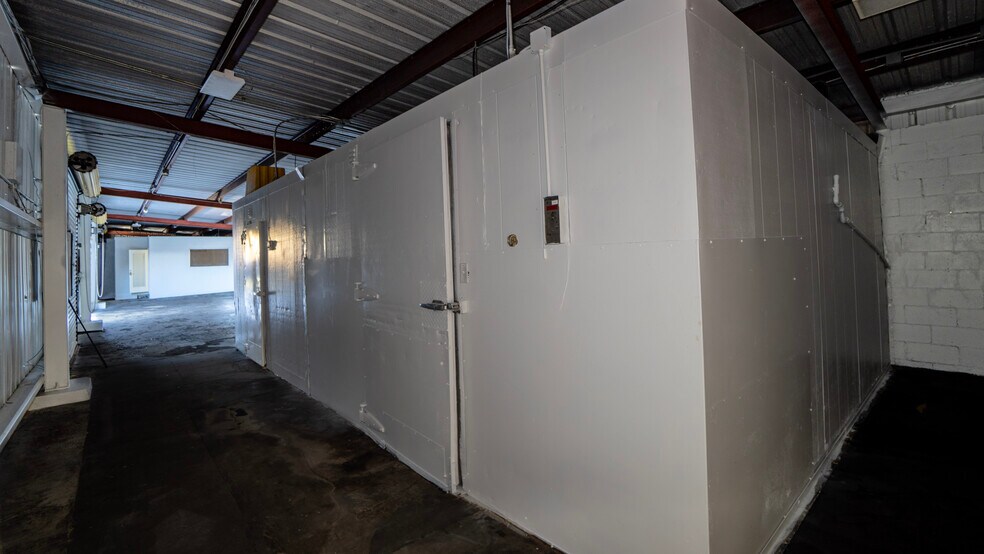 More Photos Of 3609 N 15th St, Tampa Restaurant For Lease