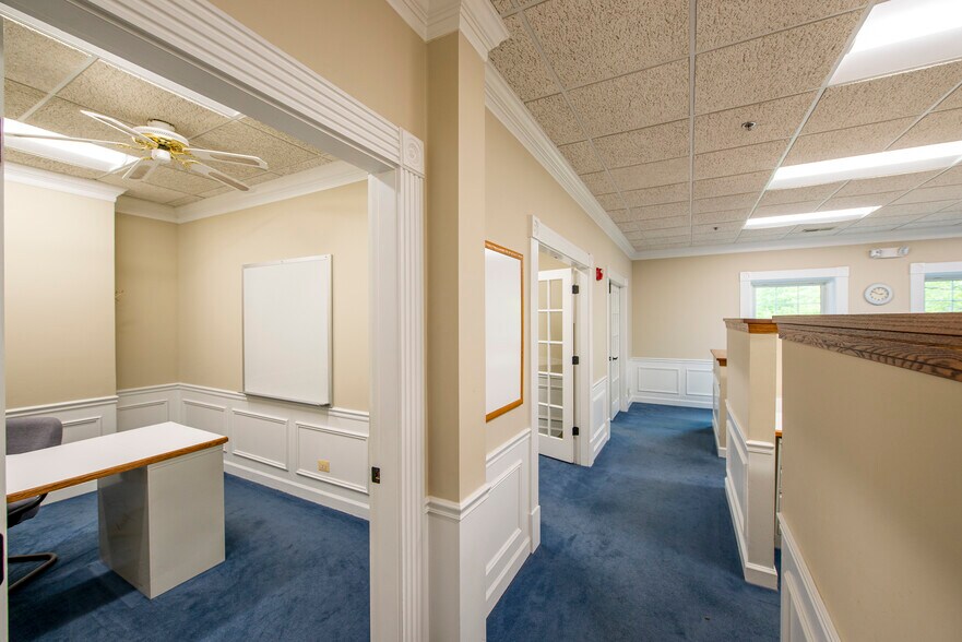 More Photos Of 3880 Salem Lake Dr, Long Grove Office For Lease