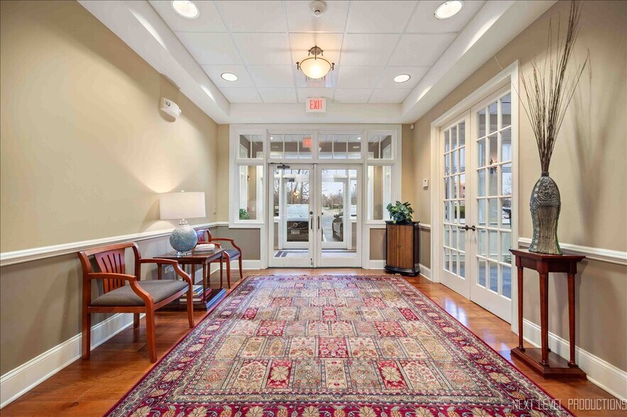More Photos Of 400 Knoll St, Wheaton Office For Sale
