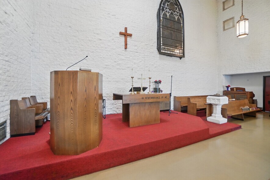 More Photos Of 1708 Baymiller St, Cincinnati Religious Facility For Sale