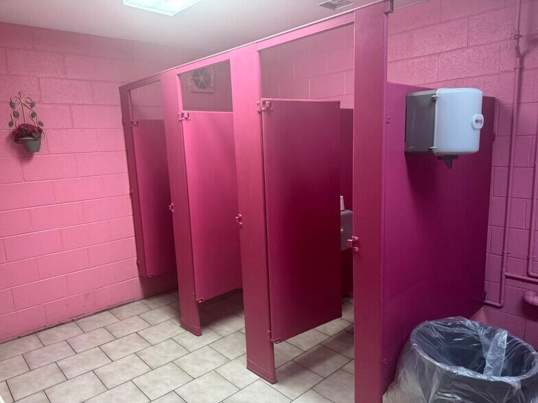 More Photos Of 34401 Commerce Rd, Fraser Warehouse For Lease