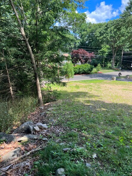 More Photos Of 131 Barclay Dr, Stamford Land For Sale