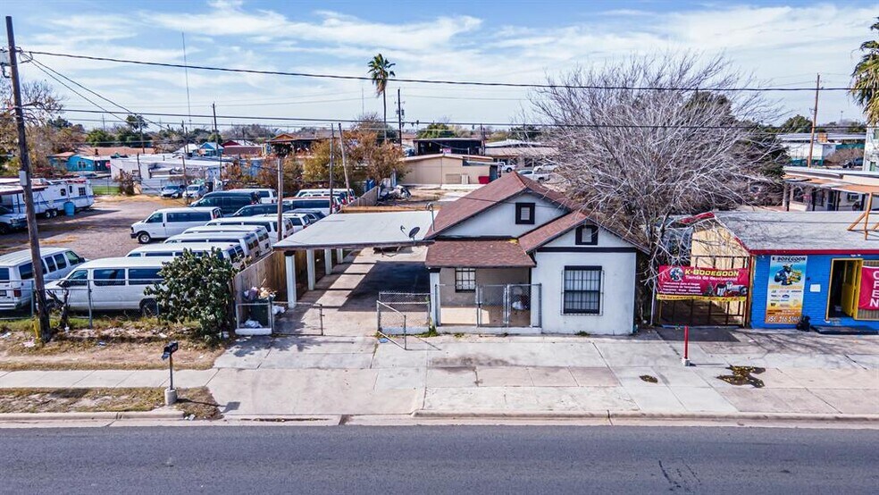 More Photos Of 3002 Santa Ursula Ave, Laredo General Retail For Sale